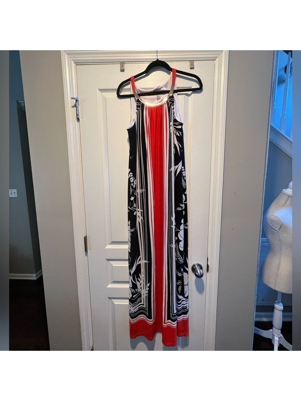 Women’s Emma & Michele Black and orange floral sleeveless maxi dress. Size small